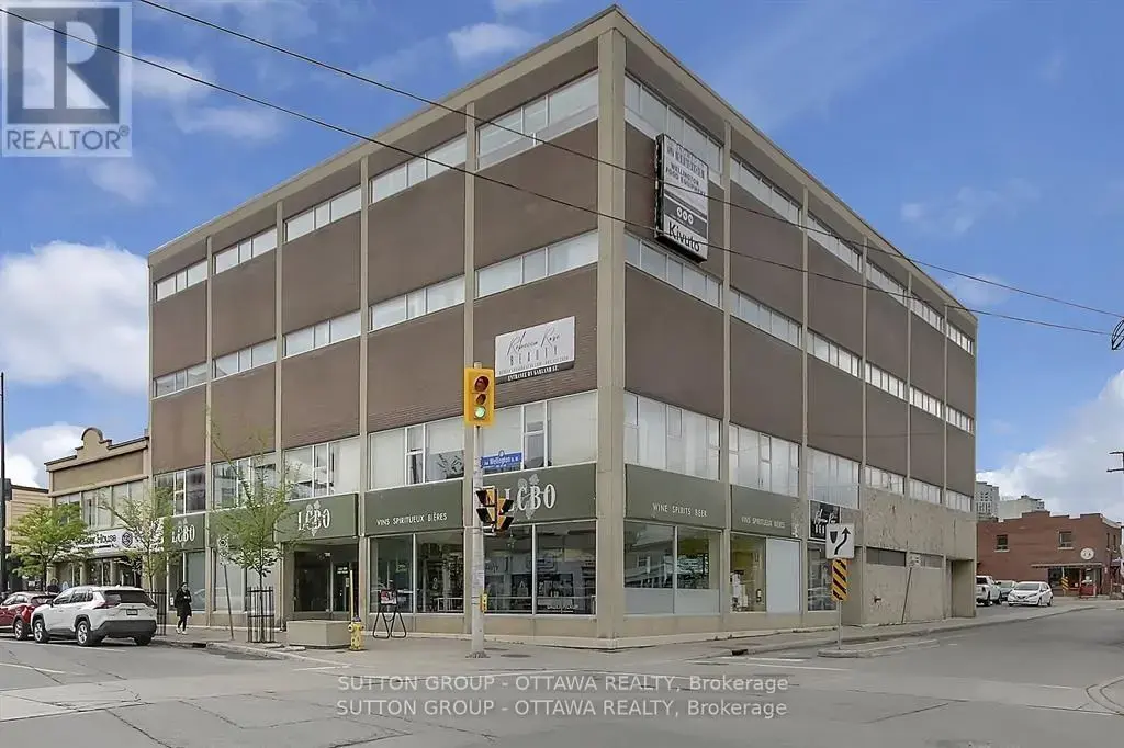 200 - 981 Wellington Street, Ottawa